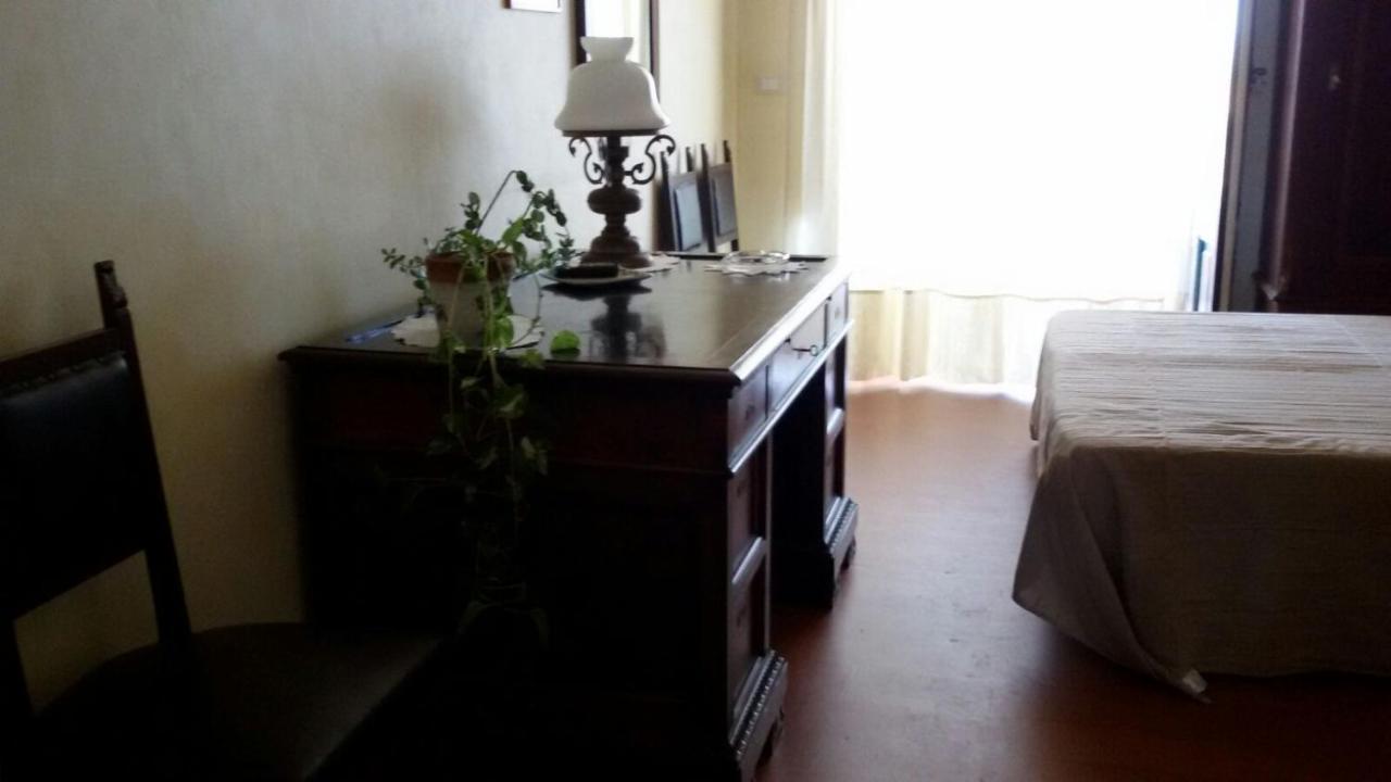 A Casa Di Tommy B&B Ачиреале Екстер'єр фото